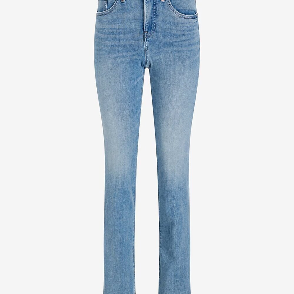 Mid Rise Light Wash Skyscraper Jeans - Picture 4 of 4
